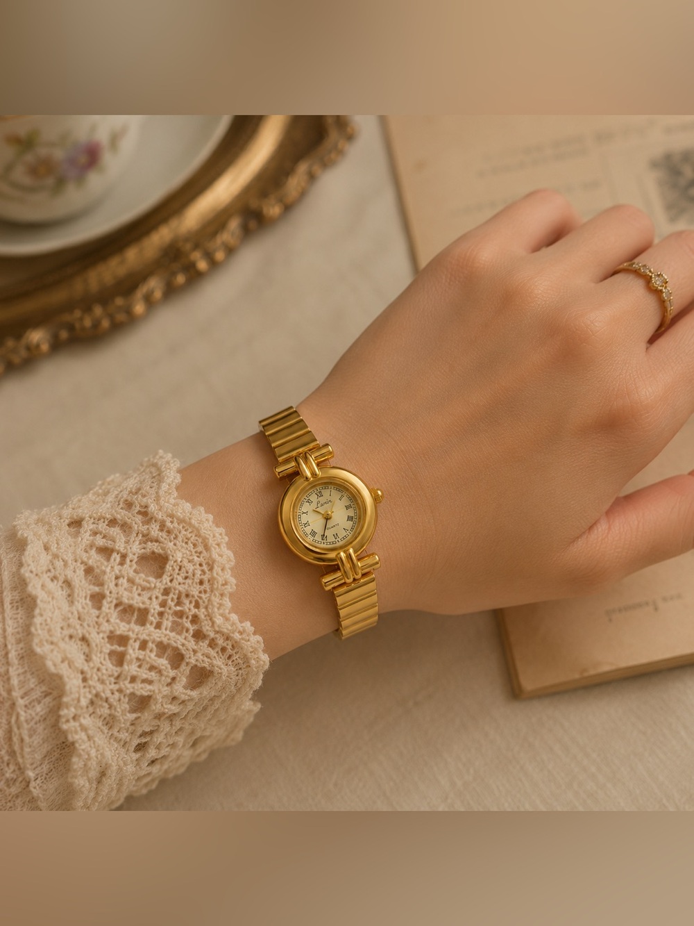 Classic Vintage Gold Women’s Watch with Roman Numeral Dial - Picture 12 of 12